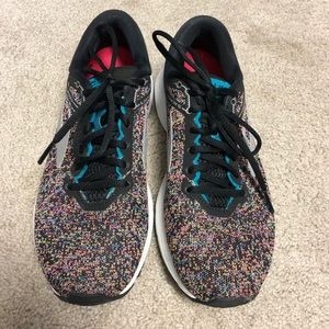 Brooks Launch 5 size 8